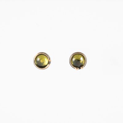 Pendiente mini Cosmos, plata oxidada, oro y peridoto